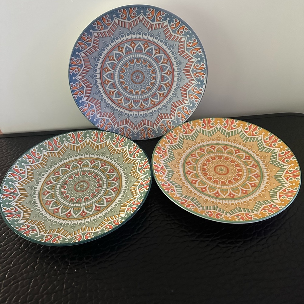 Vancasso Salad Plates Set Of 3 Different Colors 8
1/4 Inches Wide